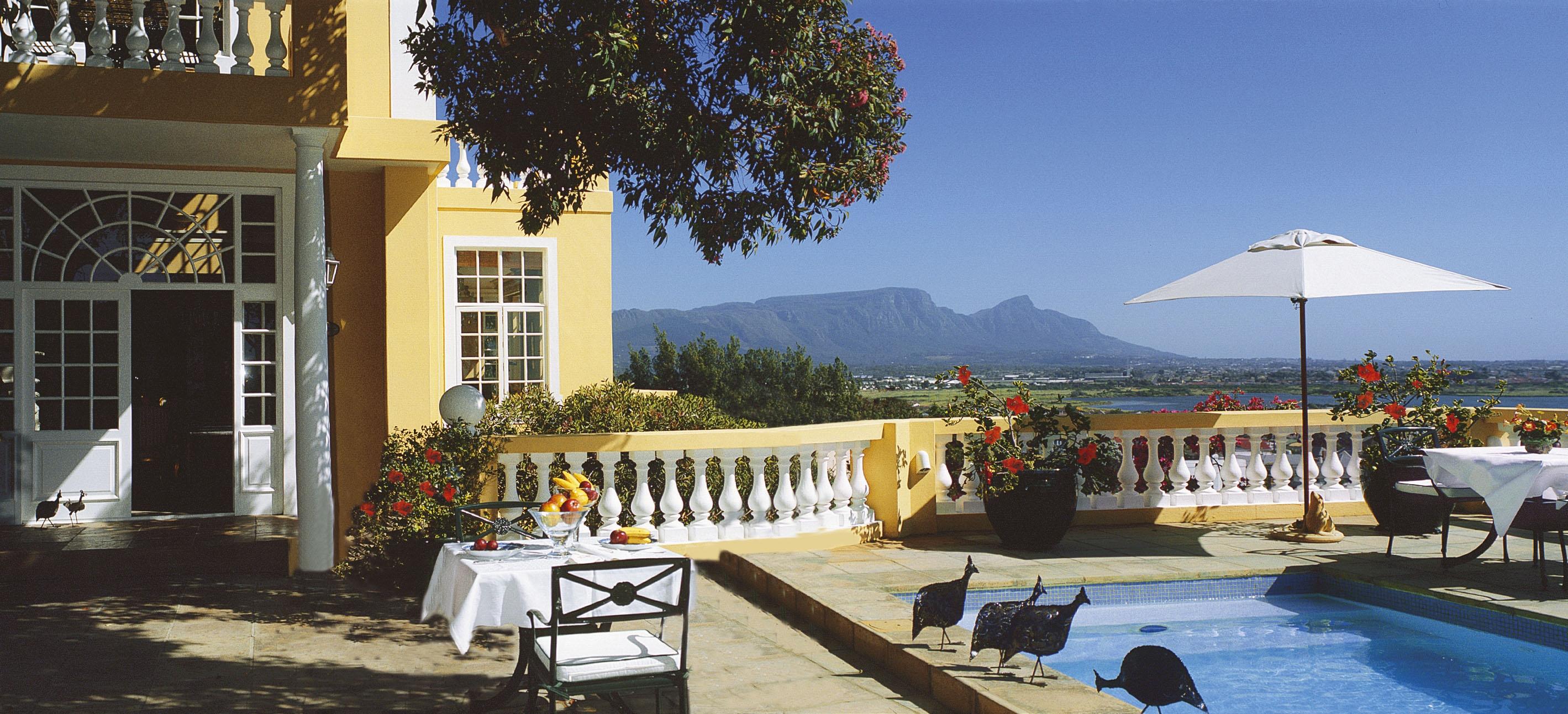 Colona Castle Hotel Lakeside Facilities photo